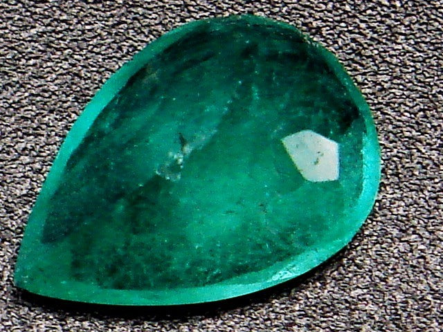豪華!!鑑別カード付☆天然エメラルド ルース★3.536ct!!大粒ペアシェイプ・サイズ約13×9mm★アクセサリー作成に是非