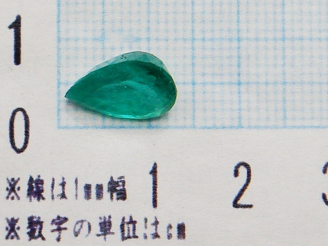 豪華!!鑑別カード付☆天然エメラルド ルース★3.536ct!!大粒ペアシェイプ・サイズ約13×9mm★アクセサリー作成に是非
