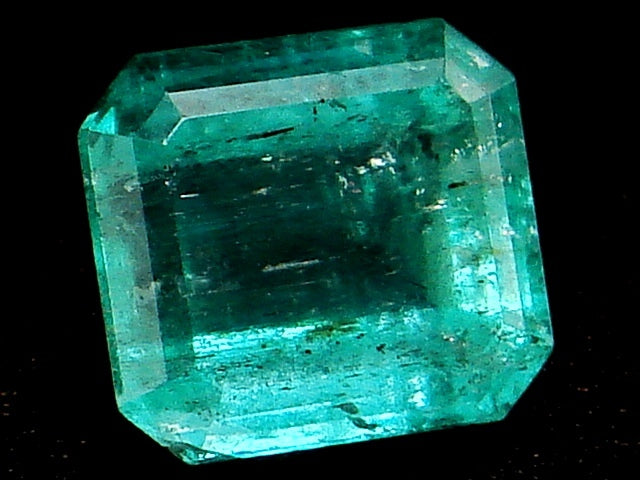 豪華!!鑑別カード付☆大粒 天然エメラルド ルース★2.435ct!!大粒スクエア エメラルドカット・サイズ約8×7mm★アクセサリー作成に是非