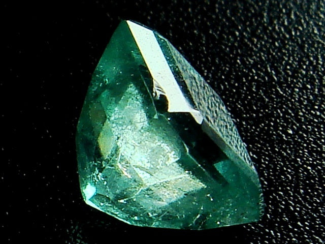 豪華!!鑑別カード付☆天然エメラルド ルース★1.667ct!!大粒スクエア エメラルドカット・サイズ約6×5mm★アクセサリー作成に是非