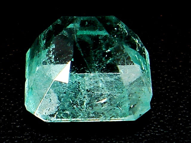 豪華!!鑑別カード付☆天然エメラルド ルース★1.667ct!!大粒スクエア エメラルドカット・サイズ約6×5mm★アクセサリー作成に是非