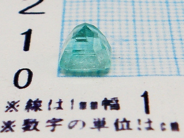 豪華!!鑑別カード付☆天然エメラルド ルース★1.667ct!!大粒スクエア エメラルドカット・サイズ約6×5mm★アクセサリー作成に是非