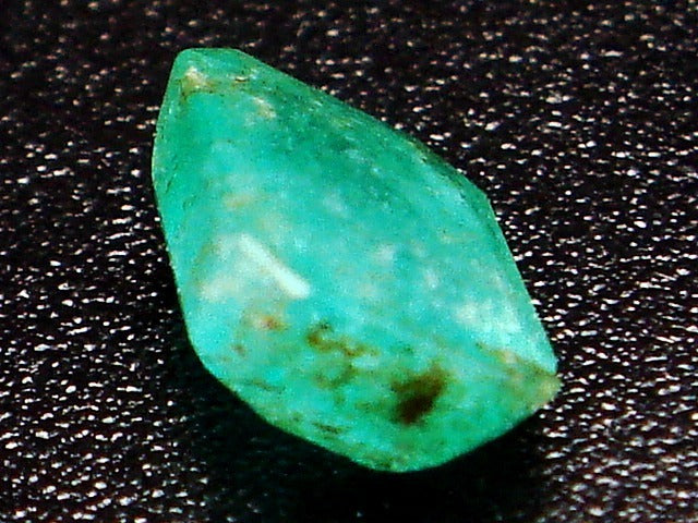 豪華!!鑑別カード付☆天然エメラルド ルース★1.069ct!!大粒スクエア エメラルドカット・サイズ約7×5mm★アクセサリー作成に是非