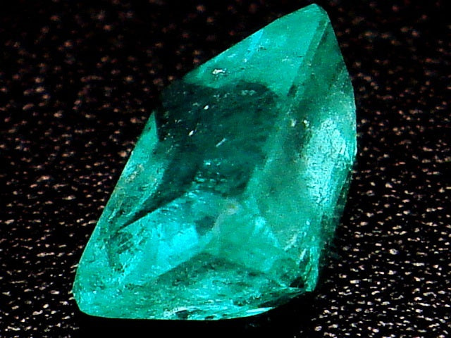 豪華!!鑑別カード付☆天然エメラルド ルース★1.155ct!!大粒スクエア エメラルドカット・サイズ約7×5mm★アクセサリー作成に是非