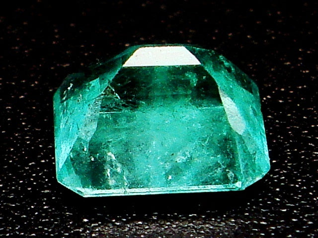 豪華!!鑑別カード付☆天然エメラルド ルース★1.155ct!!大粒スクエア エメラルドカット・サイズ約7×5mm★アクセサリー作成に是非