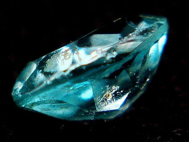 豪華!!鑑別カード付☆天然アパタイト ルース★0.187ct!!オーバル・サイズ約5×3mm★パライバトルマリンカラー★アクセサリー作成に是非