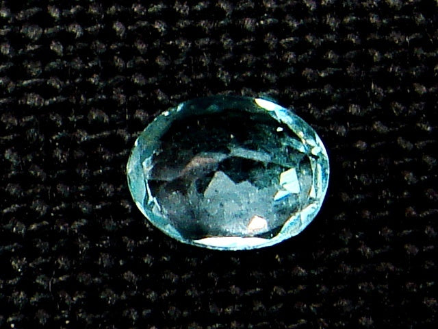 豪華!!鑑別カード付☆天然アパタイト ルース★0.187ct!!オーバル・サイズ約5×3mm★パライバトルマリンカラー★アクセサリー作成に是非
