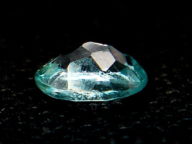 豪華!!鑑別カード付☆天然アパタイト ルース★0.187ct!!オーバル・サイズ約5×3mm★パライバトルマリンカラー★アクセサリー作成に是非