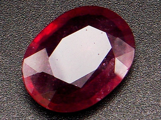 豪華!!鑑別カード付☆天然ルビー ルース★16.494ct!!大粒・サイズ約20×15mm・オーバルミックスカット★アクセサリー作成に是非!!ケース付