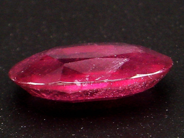 豪華!!鑑別カード付☆天然ルビー ルース★16.494ct!!大粒・サイズ約20×15mm・オーバルミックスカット★アクセサリー作成に是非!!ケース付