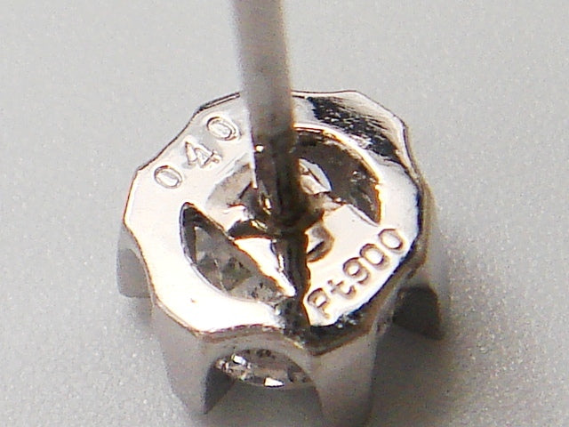 豪華!!プラチナ900★大粒天然ダイヤモンド 0.40ct★ピンブローチ・タイタック★留め具無し重量1.0g★Pt900・0.40刻印有り★清掃済み