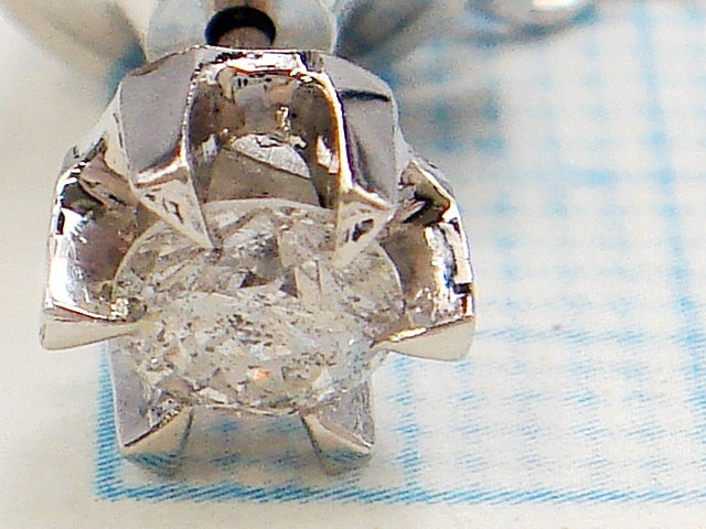 豪華!!プラチナ900★大粒天然ダイヤモンド 0.40ct★ピンブローチ・タイタック★留め具無し重量1.0g★Pt900・0.40刻印有り★清掃済み