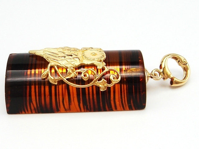 豪華!!大粒!!18金 琥珀・アンバー フクロウ付ペンダントトップ★総重量7.3g・サイズ約32×16mm★K18刻印有★サイズ表記有り★清掃済み