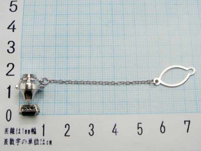 豪華!!プラチナ900★グリーンカラーストーン★ピンブローチ・タイタック★留め具無し重量1.0g★石サイズ7mm×6mm★Pt900刻印有り★清掃済み